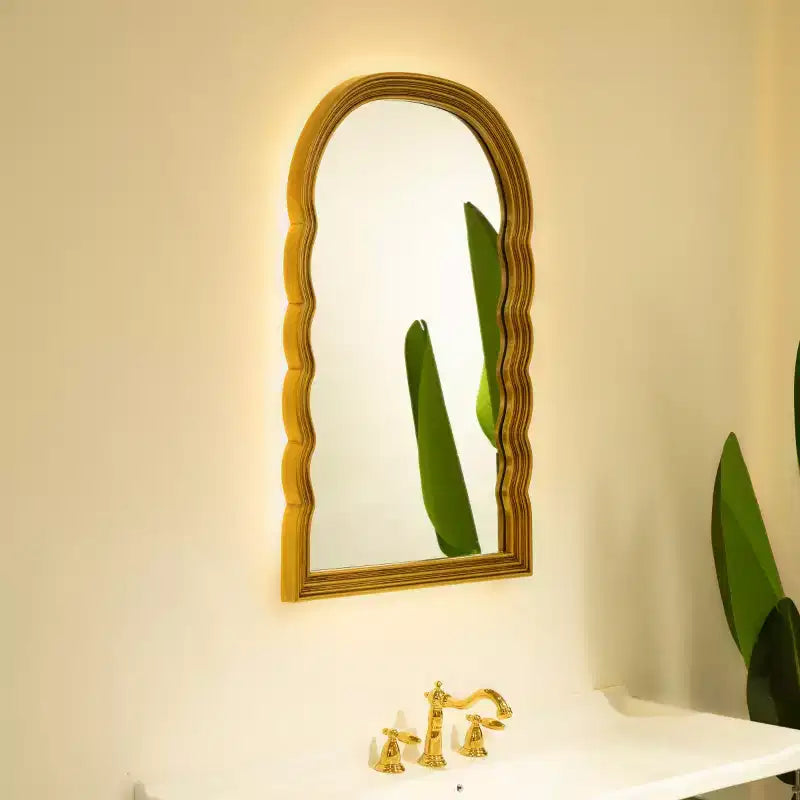 24 Retro Arched Wall Mirror with Scalloped PU Frame, Decorative Mirror with 3 Adjustable Color Temperatures for Bathroom or Bedroom-Panipeachy