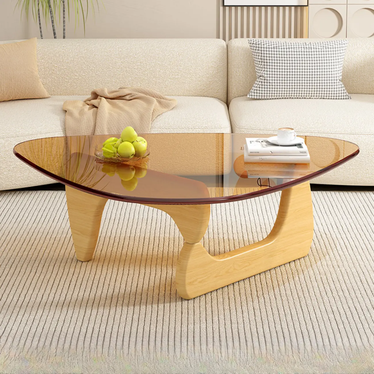 Table basse triangulaire en bois et verre