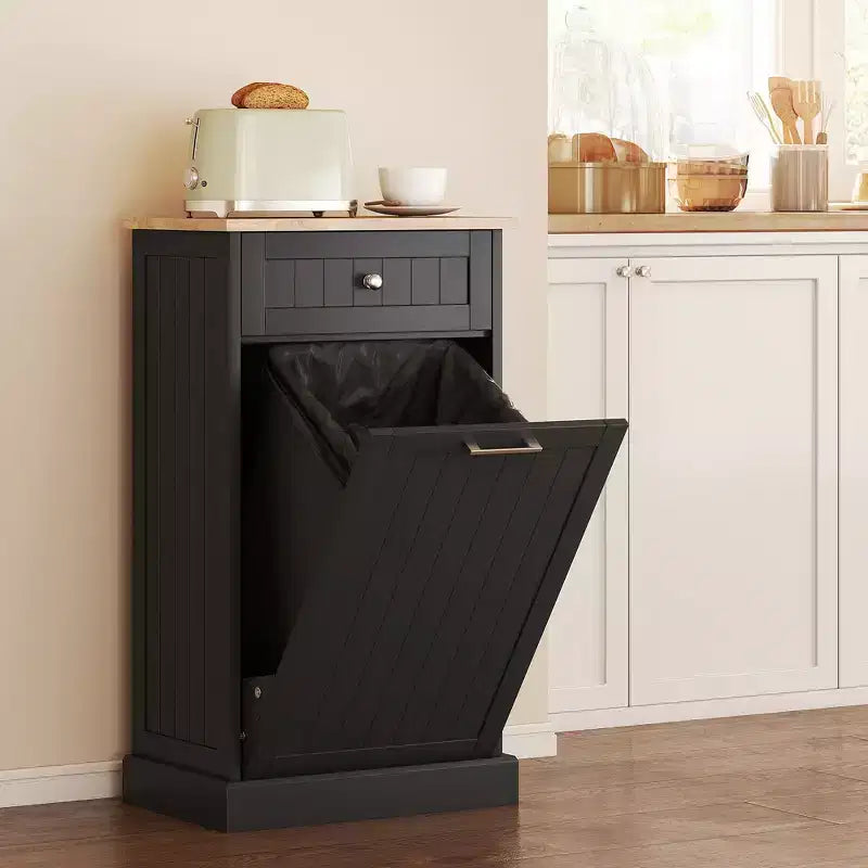 Poubelles de cuisine et bacs de tri sélectif