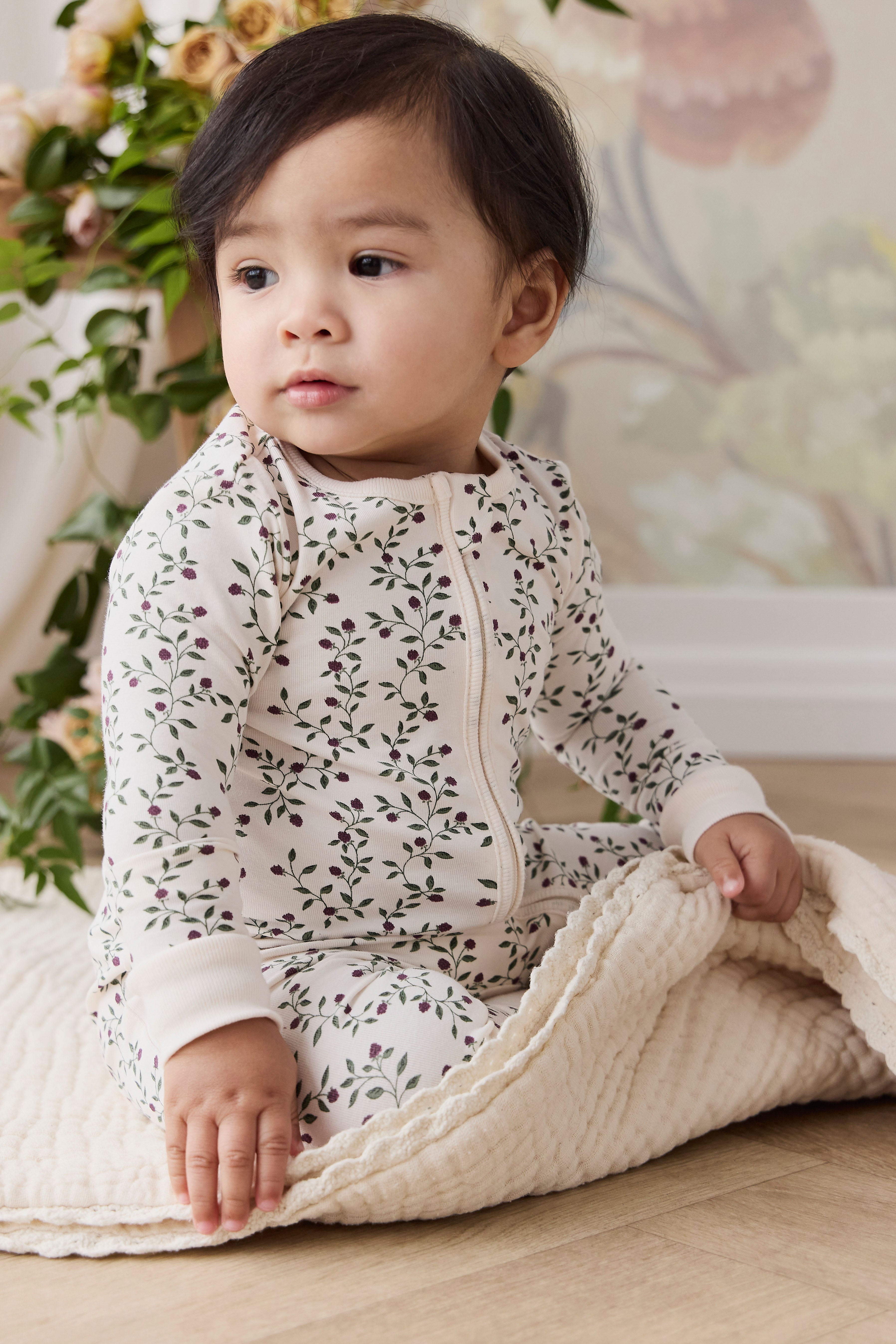 Botanical Cream Mulberry Floral Organic Cotton-Elastane Onepiece with Front Zip & Ribbed Cuffs for Baby Sleep & Play (0�C3Y)