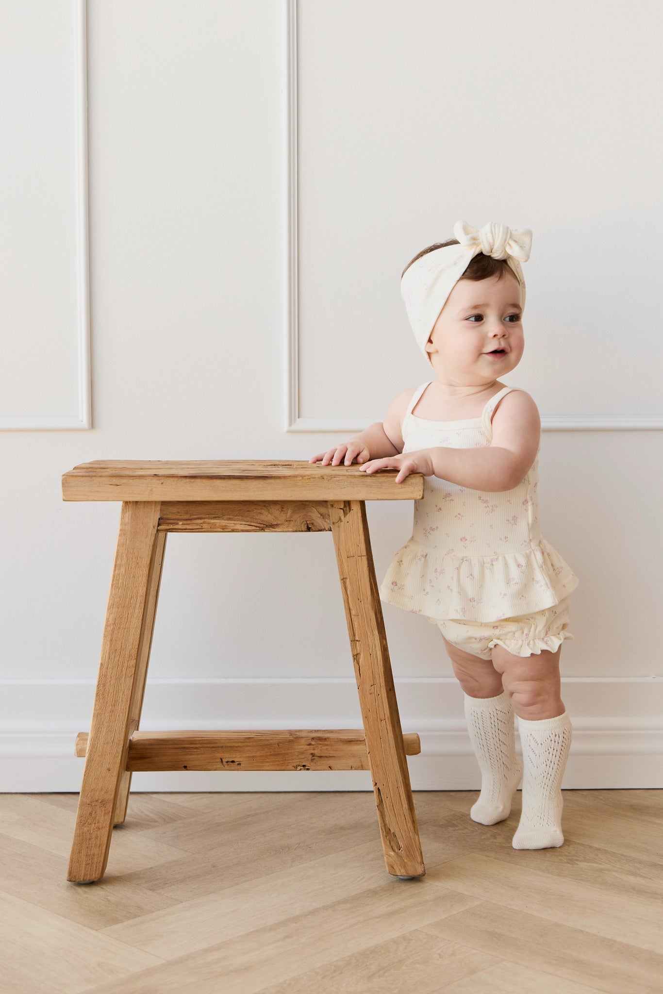 Sweet Neutral Solid Fine Rib Organic Cotton-Elastane Bloomer with Frill Trim Detail for Baby Daily Wear (0�C3Y)